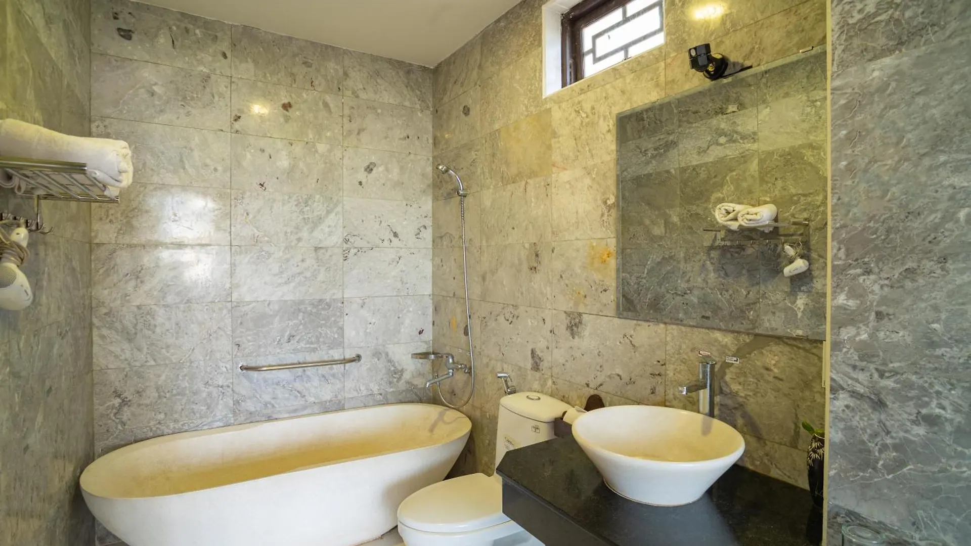 The House 36 Apartamento Hoi An